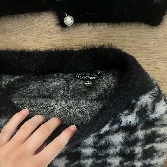 Fuzzy houndstooth skirt set - Picture 3 of 4